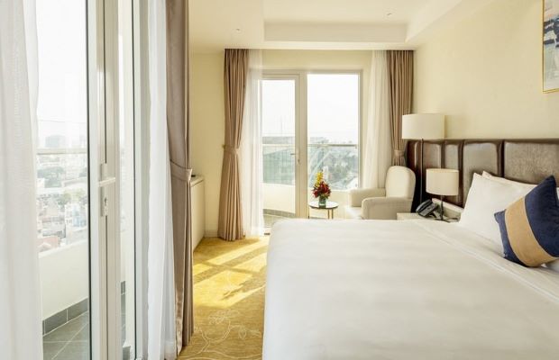 Top 10 khách sạn Hồ Chí Minh có hồ bơi - Khách sạn La Vela Saigon