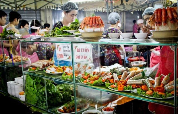 Top 10 địa điểm check in Sài Gòn nghìn like - Chợ Bến Thành