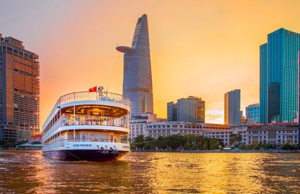 Top 10 địa điểm du lịch Sài Gòn về đêm - Bến Bạch Đằng