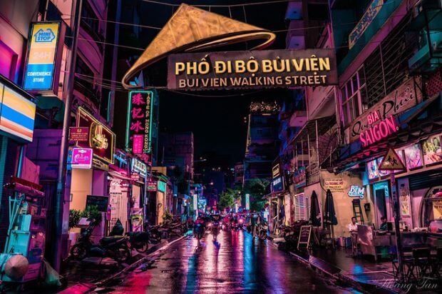 Top 10 địa điểm du lịch Sài Gòn về đêm - Khu phố Tây Bùi Viện
