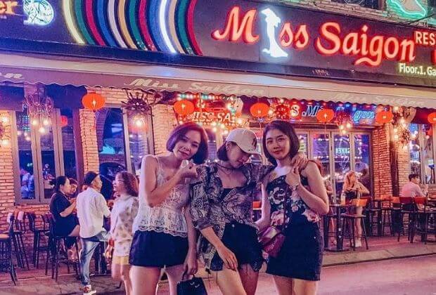 Top 10 địa điểm du lịch Sài Gòn về đêm - Khu phố Tây Bùi Viện