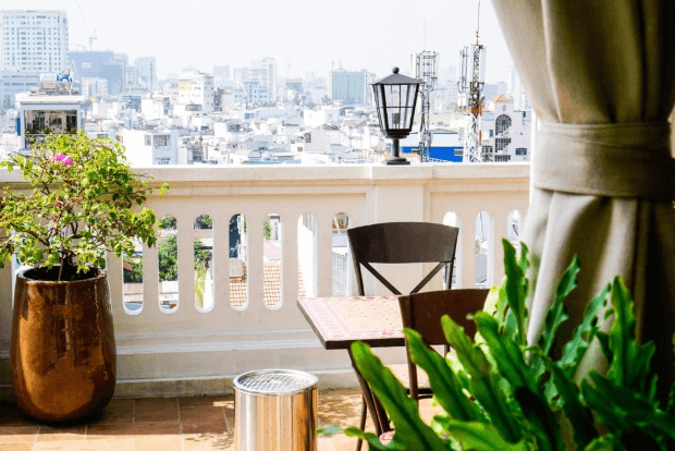 Top 10 khách sạn 4 sao Sài Gòn - Sân thượng Maison De Camille Boutique Hotel