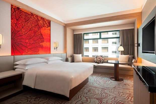 Top 10 khách sạn Hồ Chí Minh sang trọng bậc nhất - Phòng ngủ khách Sạn Sheraton Sài Gòn