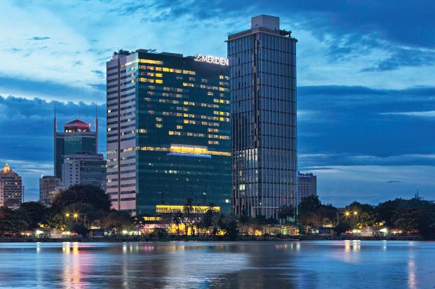 Top 10 khách sạn nổi tiếng ở Sài Gòn nhất - Không gian xung quanh khách sạn Le Méridien Sài Gòn