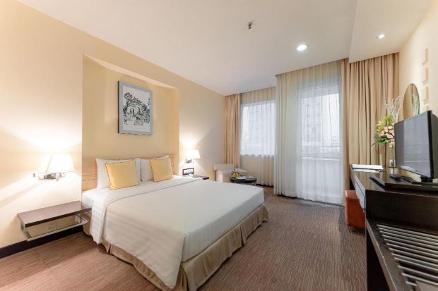 Top 10 khách sạn quận 1 có hồ bơi - Phòng ngủ khách sạn Palace Sài Gòn