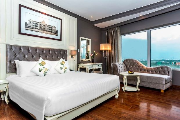 Top 10 khách sạn quận 1 có hồ bơi - Phòng ngủ khách sạn Silverland Jolie & Spa Sài Gòn