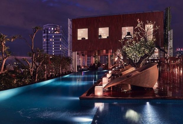 Top 10 khách sạn quận 1 có hồ bơi - Hồ bơi khách sạn The Myst Đồng Khởi Sài Gòn