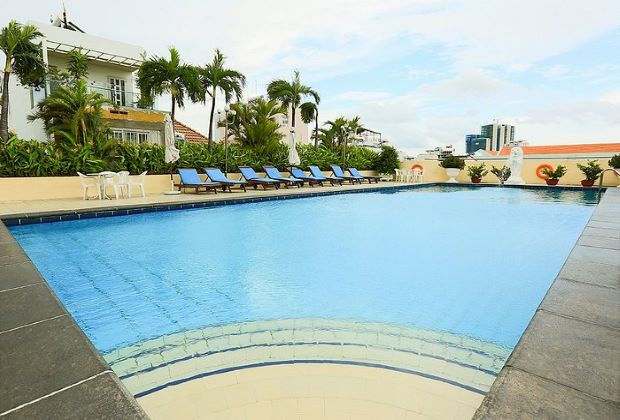 Khách sạn quận 3 có hồ bơi - Hồ bơi khách sạn Ramana Sài Gòn