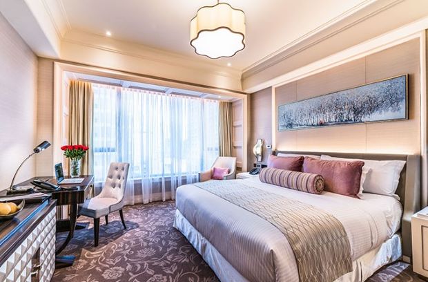 Phòng ngủ giường đơn ở Khách Sạn Caravelle Sài Gòn