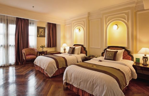 Phòng ngủ giường đôi Khách sạn Majestic Saigon