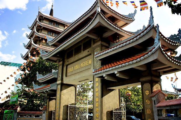 Địa điểm tham quan gần khách sạn Mường Thanh Luxury Sài Gòn chùa Vĩnh Nghiêm